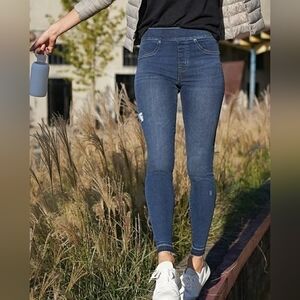 SPANX Distressed Denim High Rise Elastic Waist Jeggings, Size M